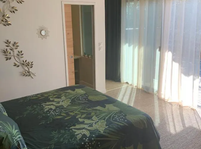 Penzion A Vadina - Hebergements De Charme Avec Piscine & Spa, Porticcio