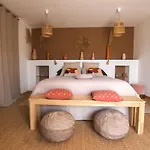 Konukevi A Vadina - Hebergements De Charme Avec Piscine & Spa, Porticcio