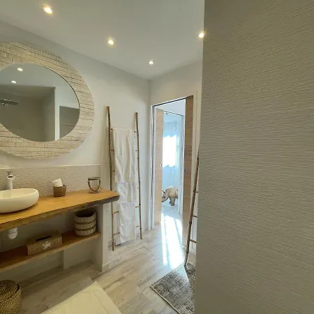 A Vadina - Hebergements De Charme Avec Piscine & Spa, 게스트하우스 4*
