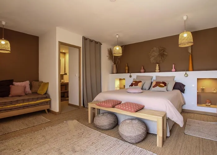 A Vadina - Hebergements De Charme Avec Piscine & Spa, Porticcio Pensionat