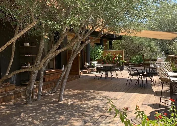 A Vadina - Hebergements De Charme Avec Piscine & Spa, Porticcio Pensionat